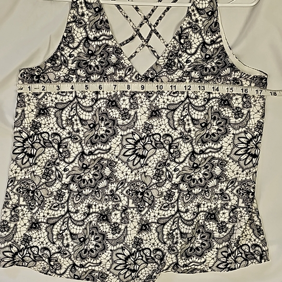 Express Tank Top Tunic - Picture 7 of 8